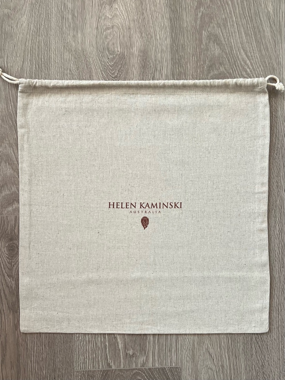 Helen Kaminski dust bag (C303)